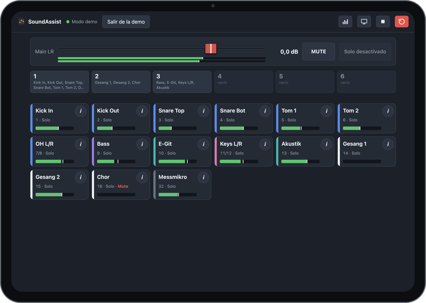Vista de escenario en un iPad en horizontal: fader del Main LR con mute, grupos de mute y mosaicos de canal grandes con solo y nivel